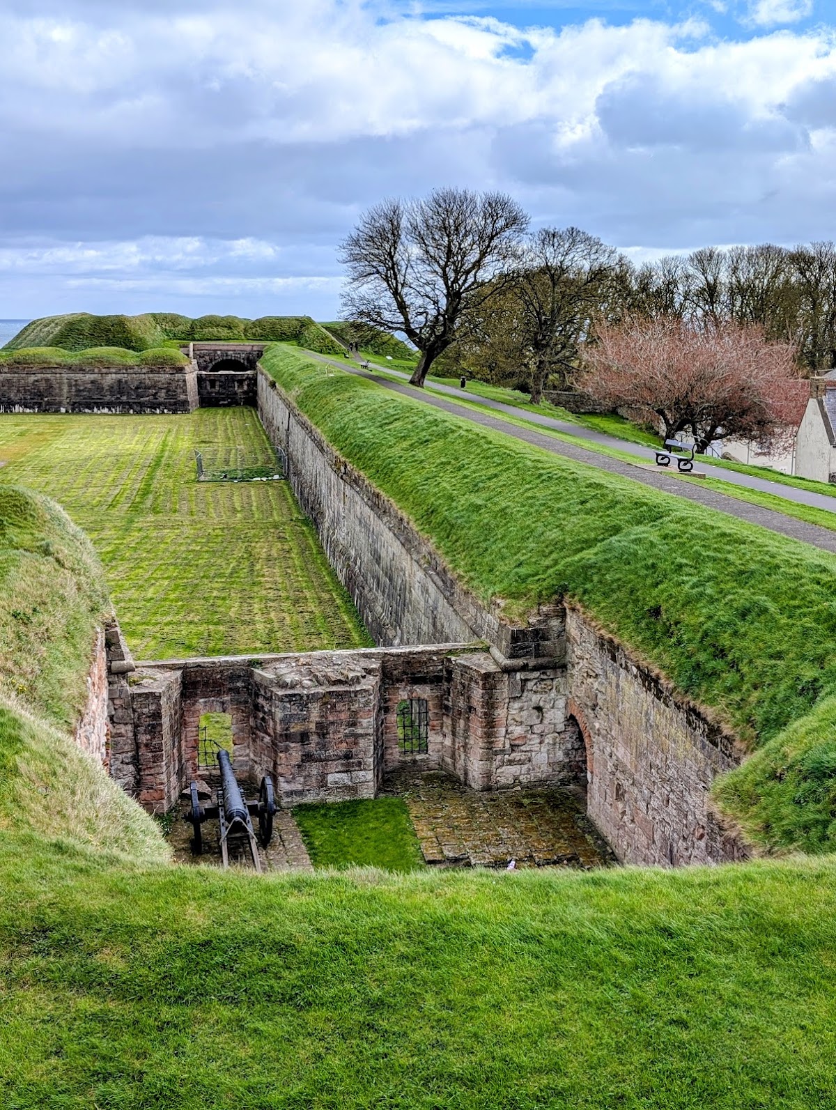 Berwick-upon-Tweed Castle and Ramparts, further view