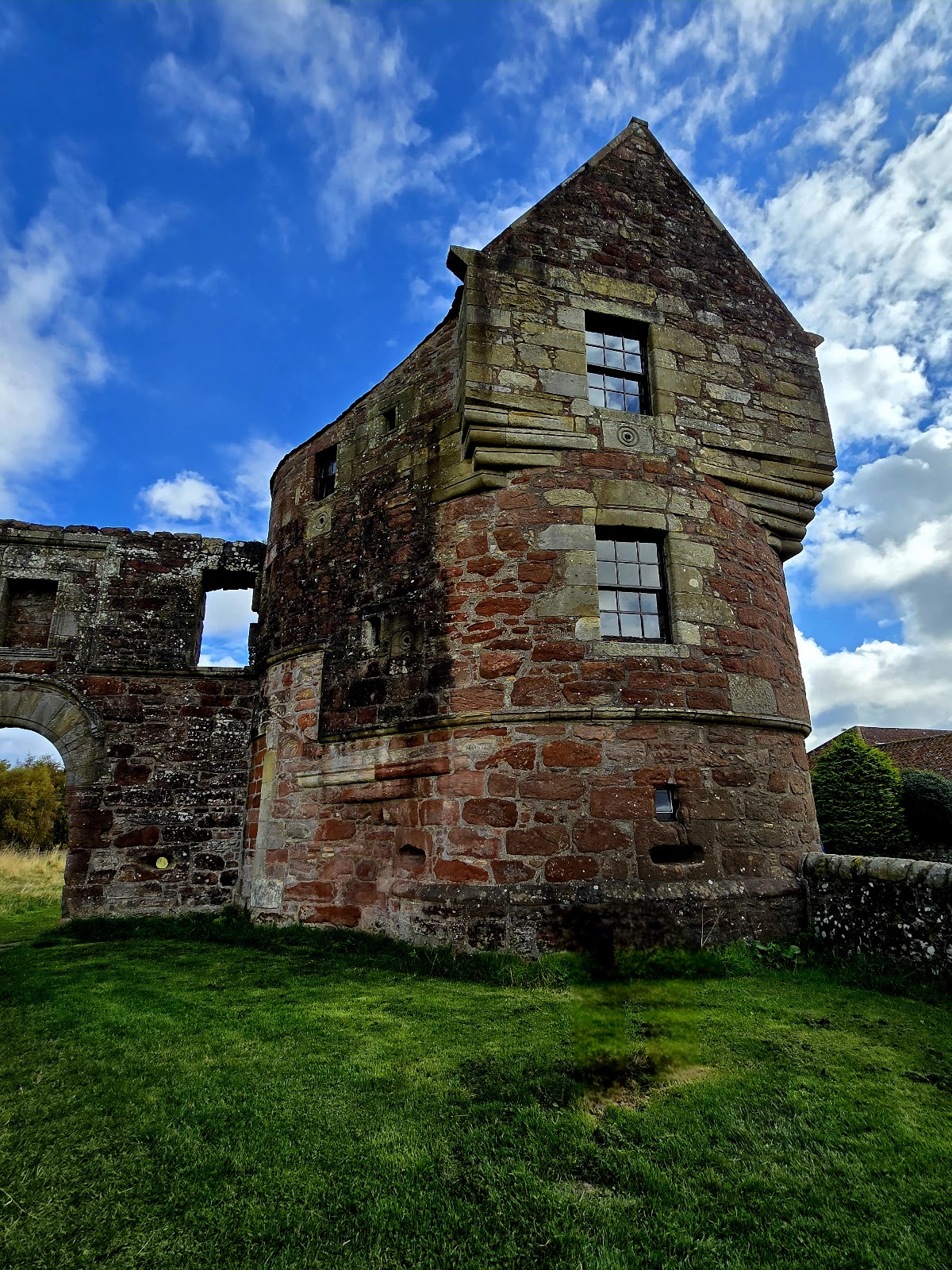 Burleigh Castle, further view