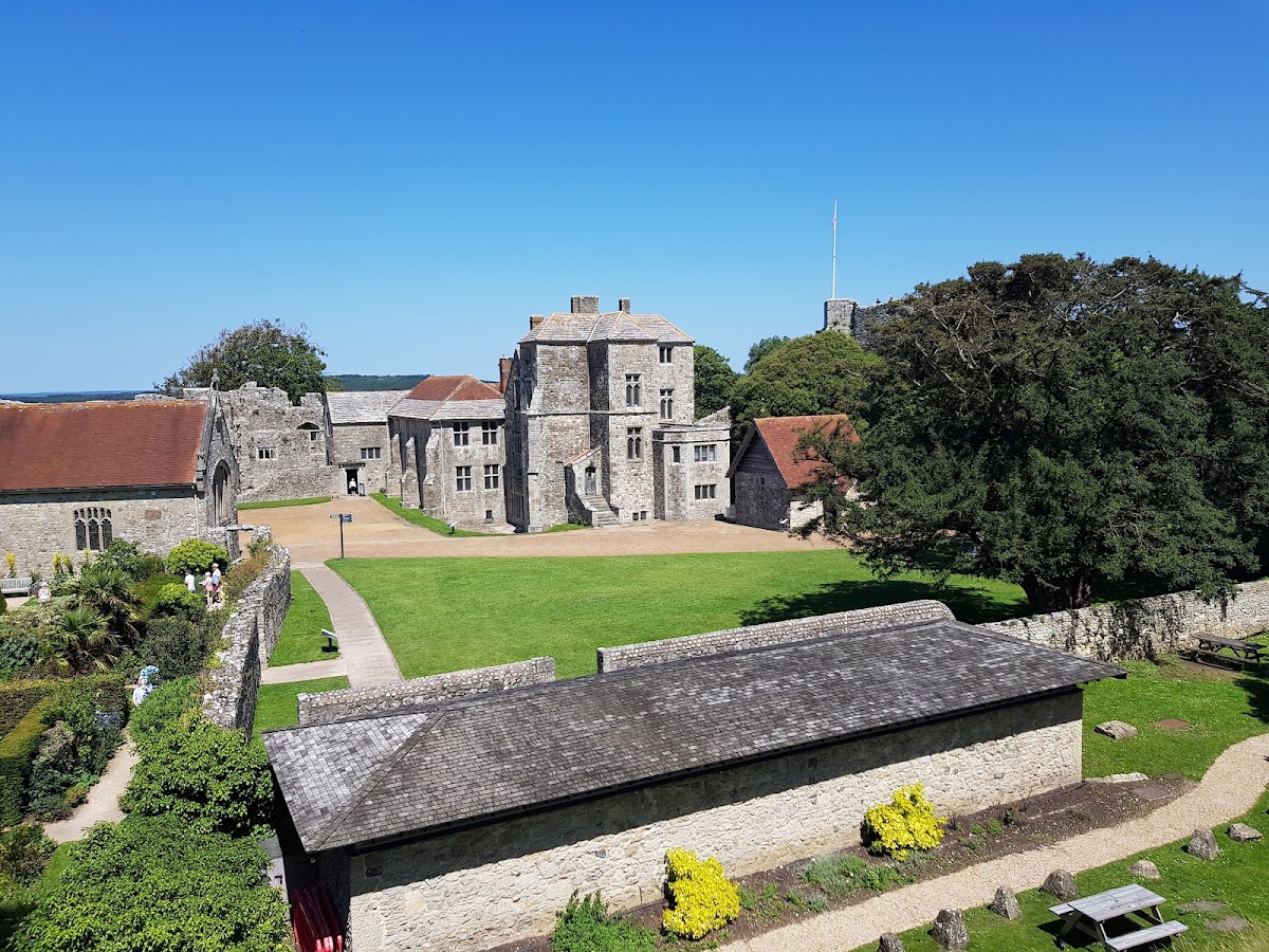 Carisbrooke Castle, further view