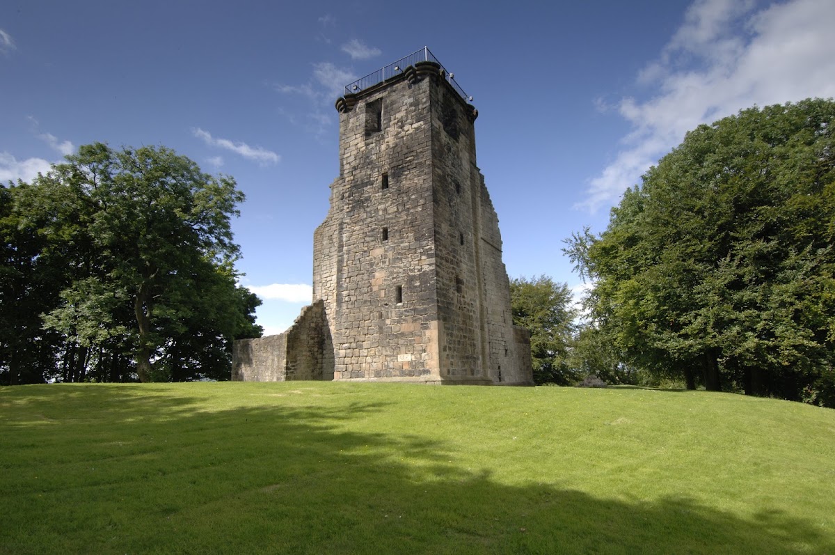 Crookston Castle