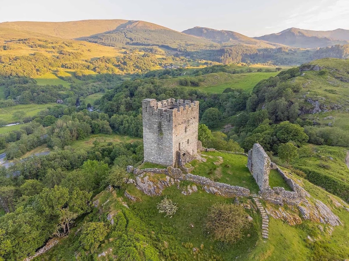 Dolwyddelan Castle