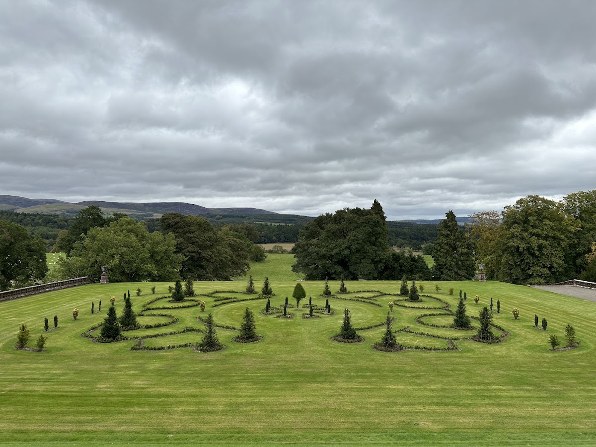Drumlanrig Castle, further view
