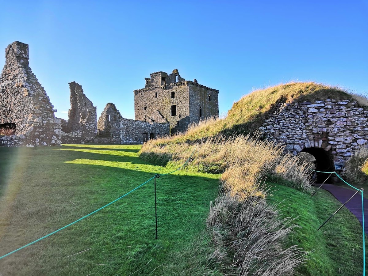 Dunnottar Castle, further view