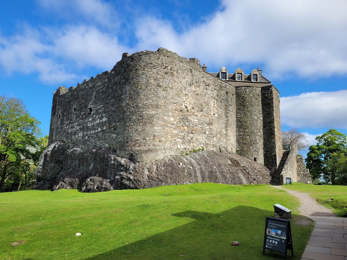 Dunstaffnage Castle and Chapel, further view