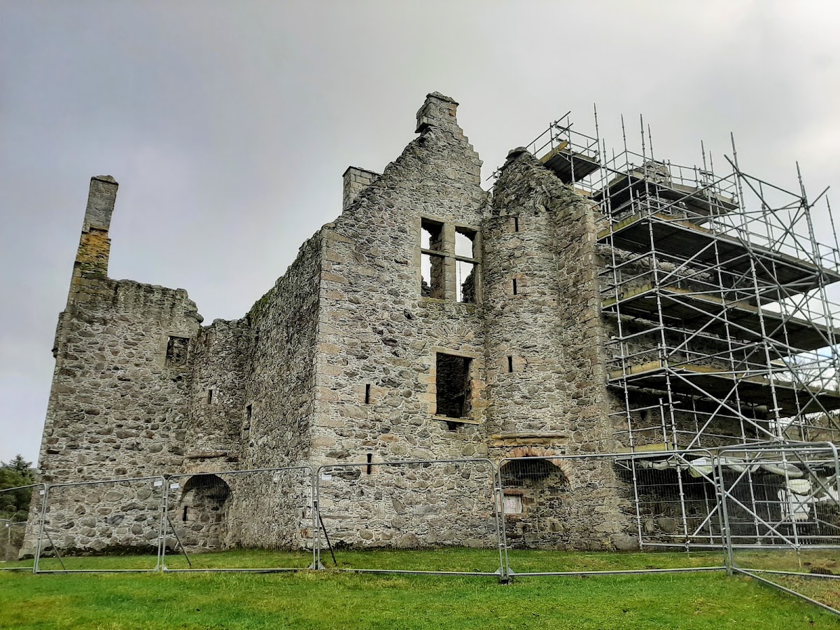 Glenbuchat Castle, further view
