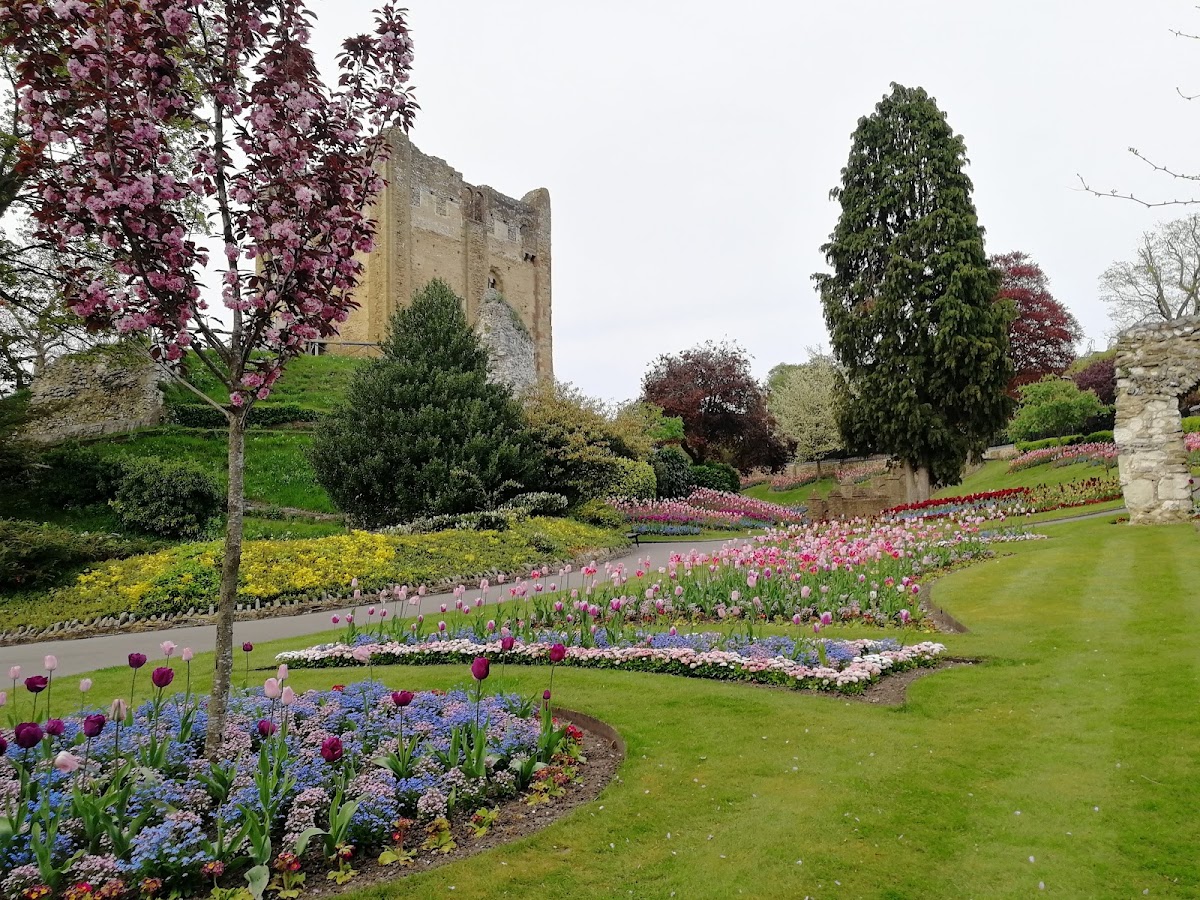 Guildford Castle, further view