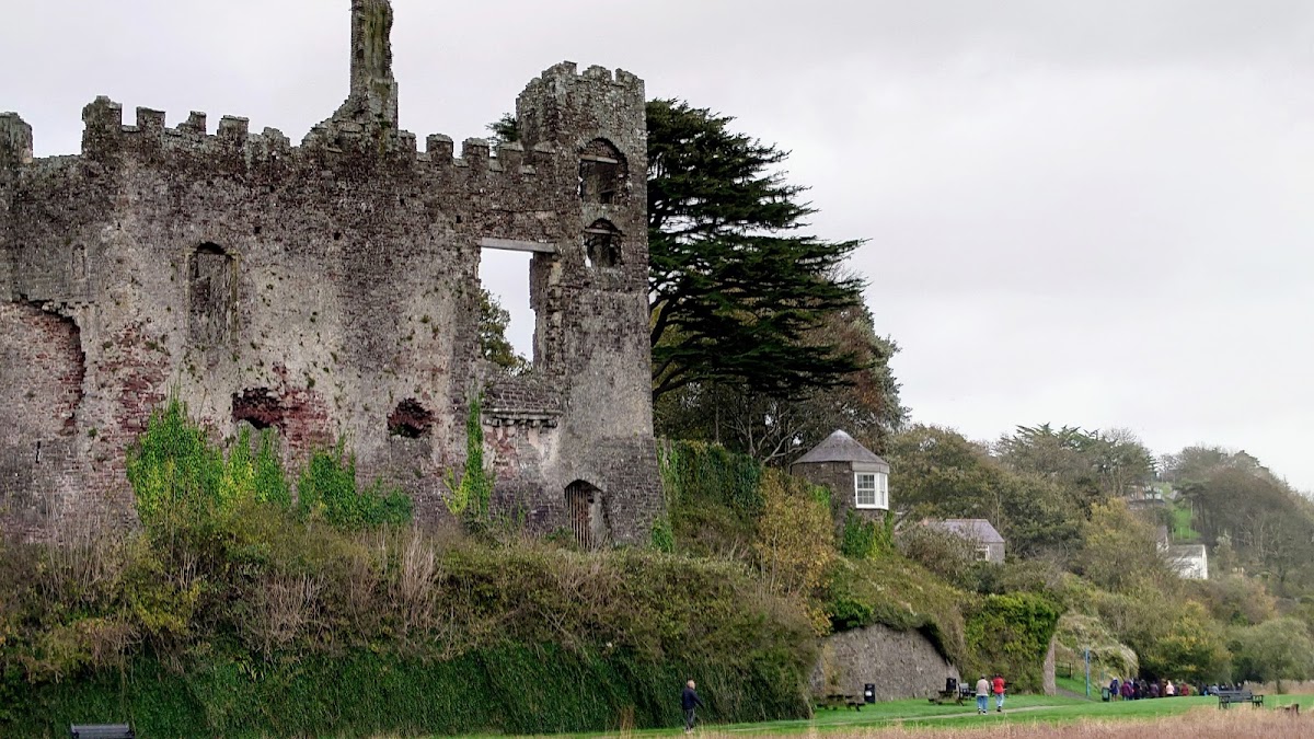 Laugharne Castle, further view