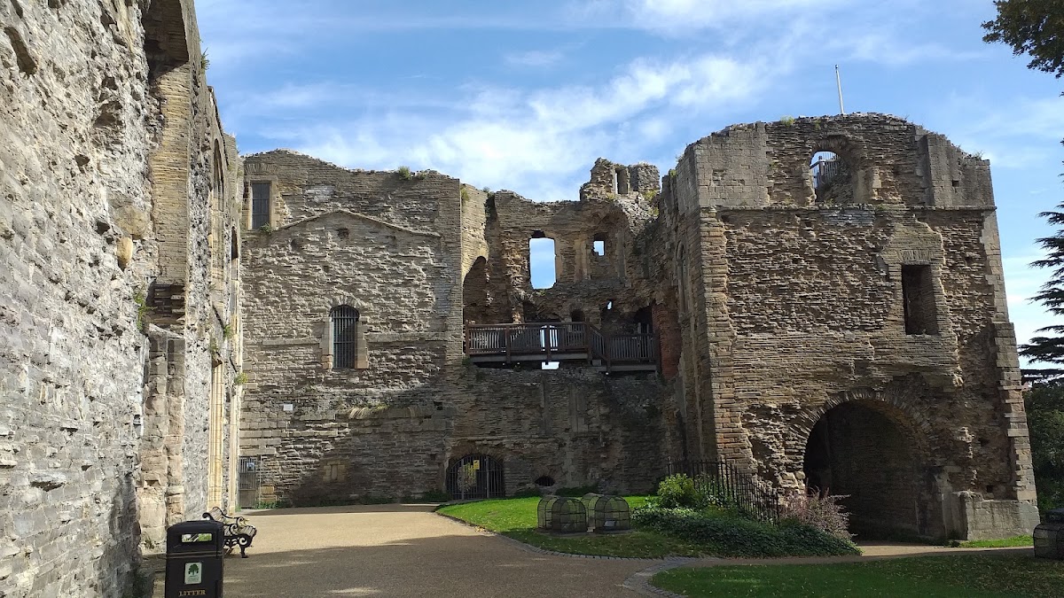 Newark Castle, further view