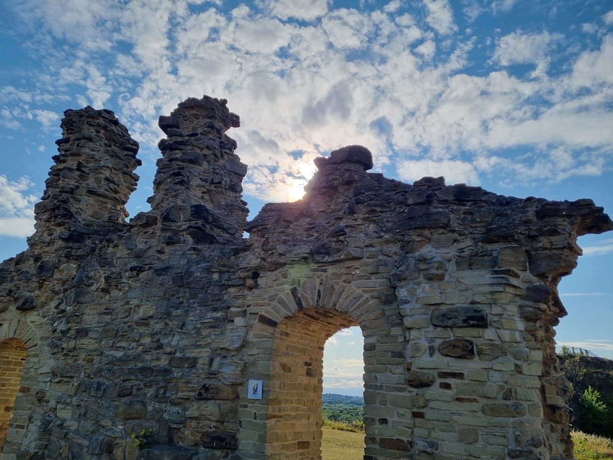 Sandal Castle, further view