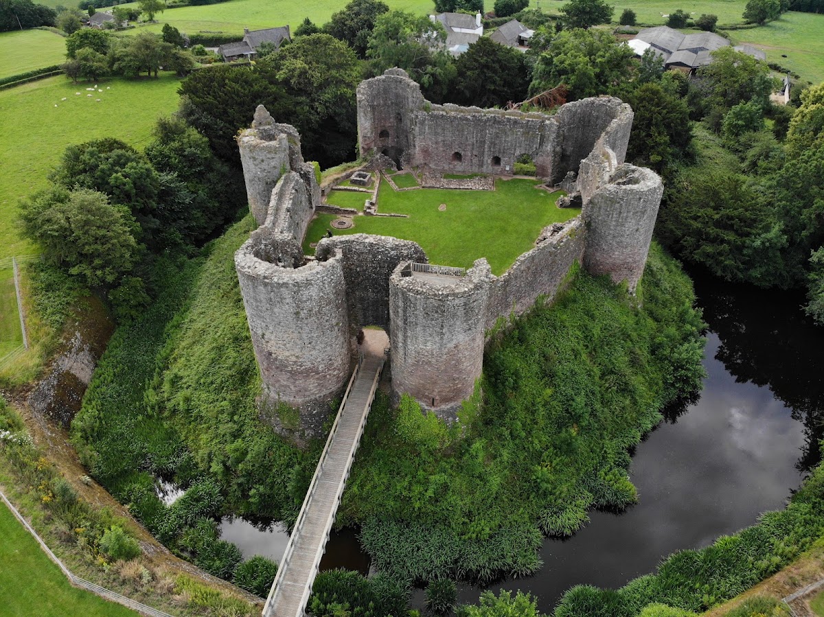 White Castle, further view